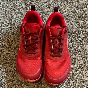 Women’s Size 9.5 Altra Paradigm 5 Running Shoes